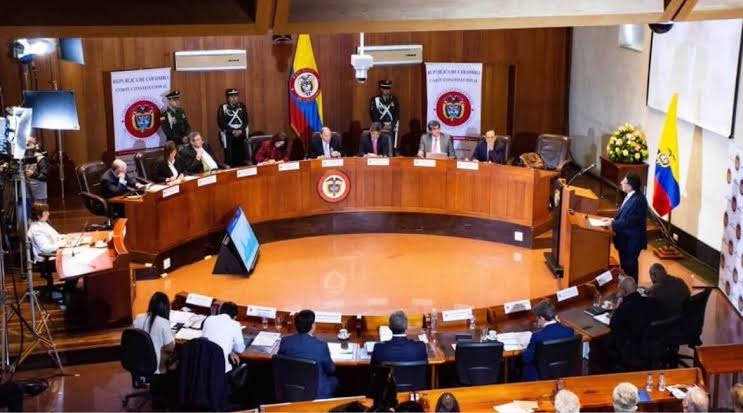 Corte Constitucional pide reglas más claras para creadores de contenido en Colombia